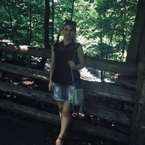 Meet your Posher, Vira